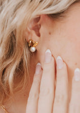 Load image into Gallery viewer, Pearl Heart Earrings - Farm Town Floral &amp; Boutique

