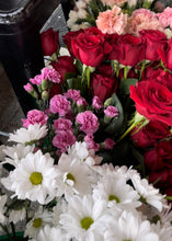 Load image into Gallery viewer, Galentines Day Flower Class Registration - Farm Town Floral &amp; Boutique
